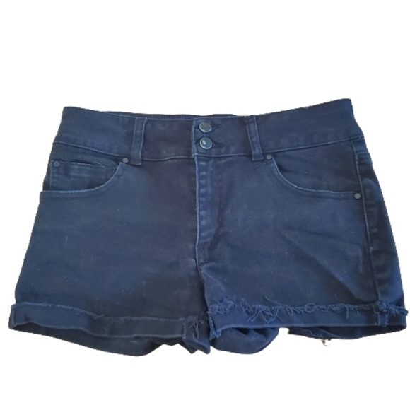 Refuge Black Denim Shorts - Picture 1 of 3